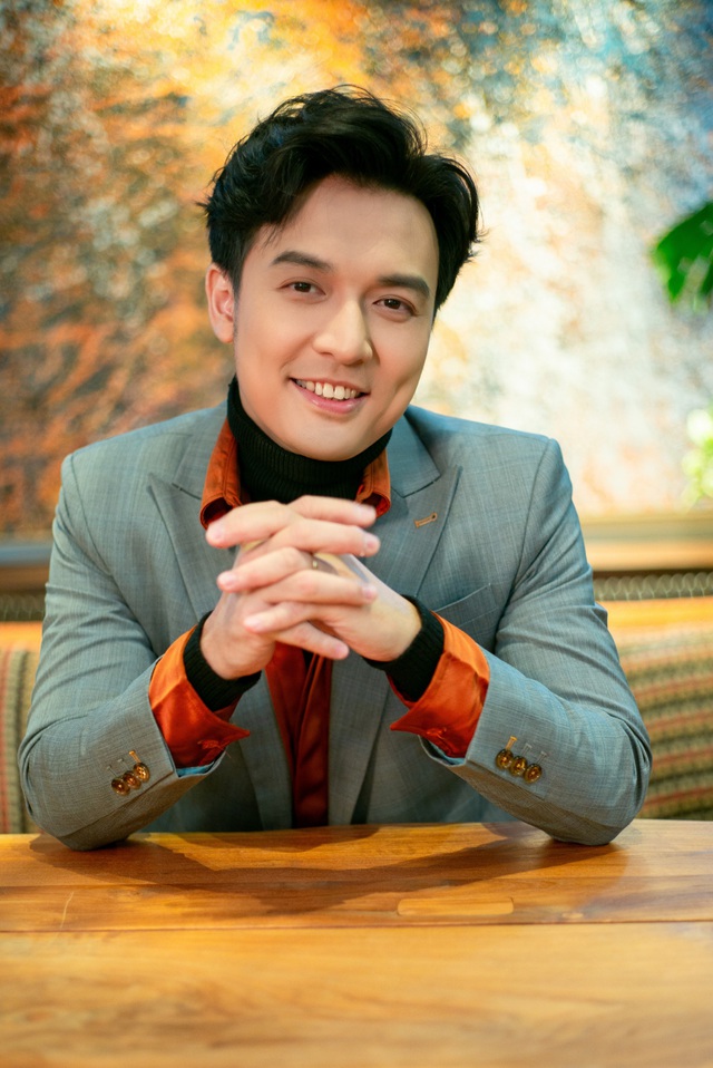 Chân dung chàng MC dẫn dắt Vòng Chung kết Miss Grand Việt Nam 2 mùa giải liên tiếp  - Ảnh 2.