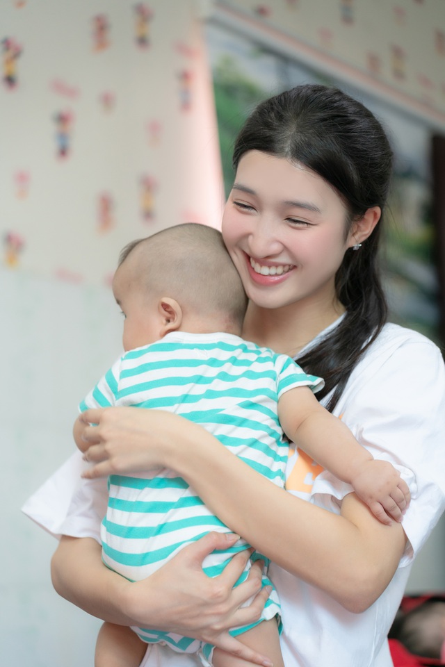 Á hậu Phương Nhi xinh xỉu dù để mặt mộc - Ảnh 5.