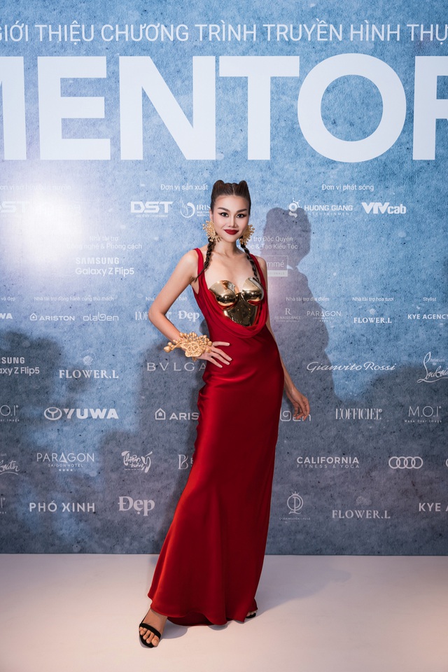 The New Mentor: Quán quân sẽ giành giải thưởng hơn 1 tỷ đồng tiền mặt - Ảnh 3.