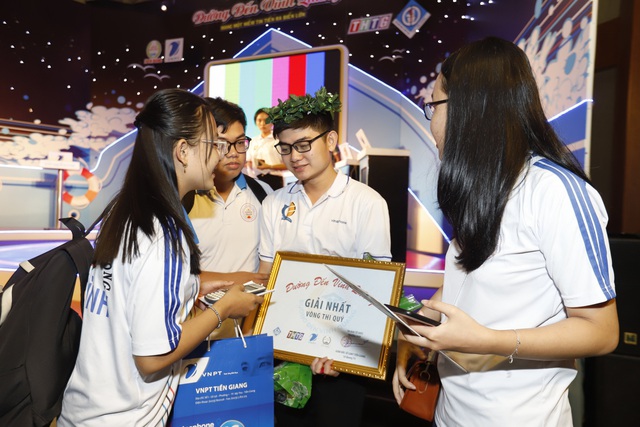 Bốn chàng trai xuất hiện tại chung kết Đường đến vinh quang là ai? - Ảnh 3.