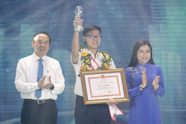 Vinh danh 14 gương mặt công dân trẻ tiêu biểu của TP.HCM năm 2023- Ảnh 5.