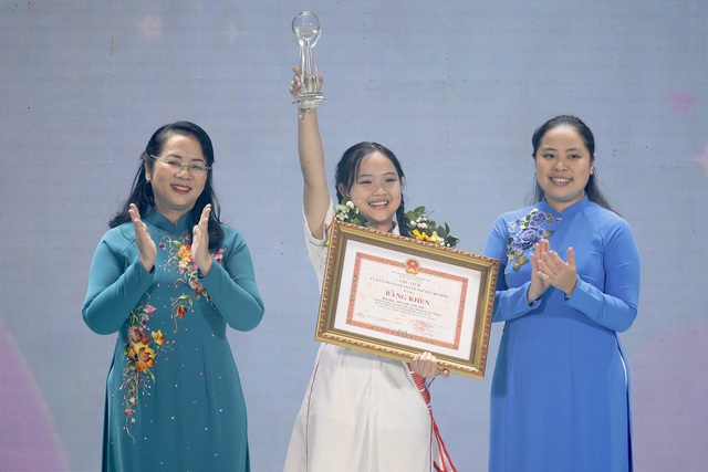 Vinh danh 14 gương mặt công dân trẻ tiêu biểu của TP.HCM năm 2023- Ảnh 7.