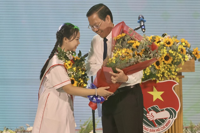 Vinh danh 14 gương mặt công dân trẻ tiêu biểu của TP.HCM năm 2023- Ảnh 3.