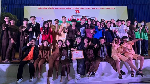Câu lạc bộ Kịch - Poseidon Trường THPT Giồng Ông Tố tất bật chạy show- Ảnh 1.