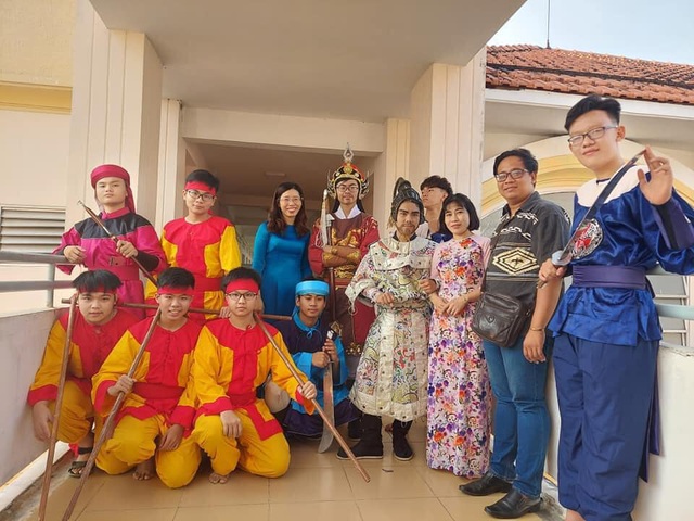 Câu lạc bộ Kịch - Poseidon Trường THPT Giồng Ông Tố tất bật chạy show- Ảnh 2.