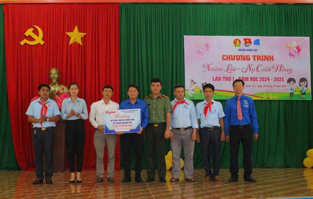Quà tặng ý nghĩa - khu vui chơi cho thiếu nhi khó khăn ở Xuân Lộc (Đồng Nai)- Ảnh 5.