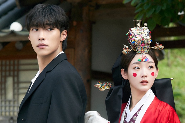 'Con gái Netflix' Lee Yoo Mi tái xuất với Mr Plankton, ghi điểm bởi nội dung lạ- Ảnh 3.