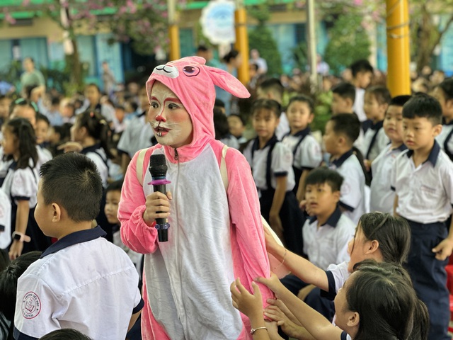 Tiết học ngoại khóa đặc biệt của học trò Trường tiểu học Tam Bình- Ảnh 5.