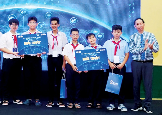 Liên quân hai trường THCS ở Củ Chi giành ngôi quán quân AI Hackathon 2024.- Ảnh 1.
