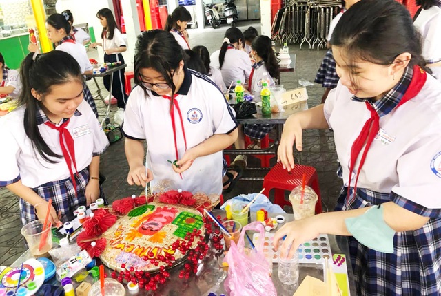 Hội xuân các trường THCS: nhảy sạp, vui đổi quà xuân, thiết kế mẹt tre...- Ảnh 5.