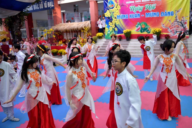 Hoạt động vui xuân đón chào năm mới của học sinh THCS Hoàng Văn Thụ - Ảnh: LỖ ĐÌNH KIỆT