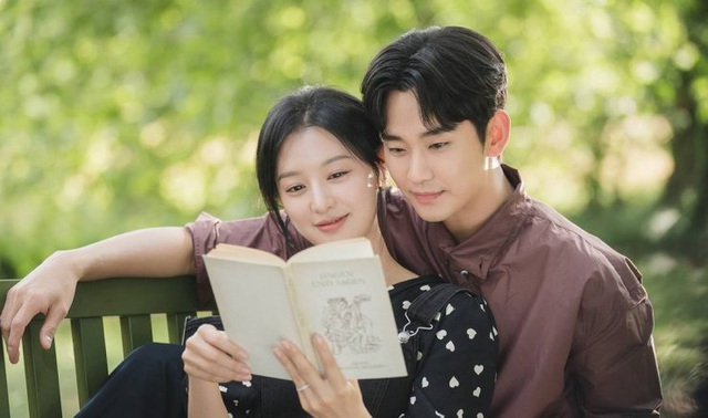 Nhìn lại dàn người tình màn ảnh của Kim Soo Hyun - nam chính 