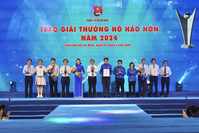 Vinh danh 12 mô hình, giải pháp đoạt Giải thưởng Hồ Hảo Hớn và khai mạc Lễ hội Thanh niên 2024- Ảnh 2.