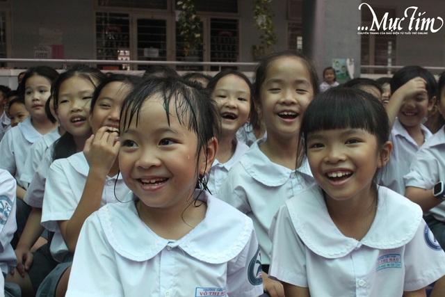 Sáng thứ hai thật hăng say của học trò Trường tiểu học Võ Thị Sáu- Ảnh 3.
