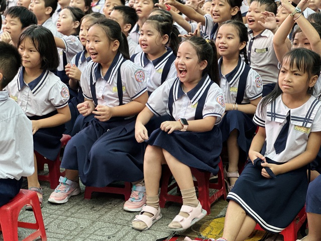 Học trò Trường tiểu học An Hội biết thêm nhiều kiến thức giao thông- Ảnh 5.