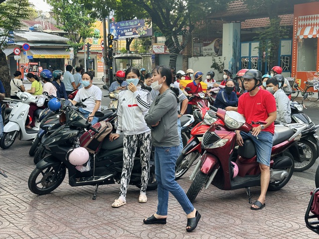 Thi tuyển sinh lớp 10 tại TP.HCM: con luôn có ba mẹ đồng hành- Ảnh 6.