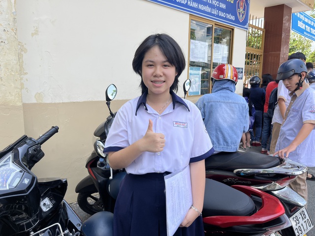 Đề thi văn lớp 10 tại TP.HCM: Nhịp trái tim không chỉ dành cho riêng mình- Ảnh 6.
