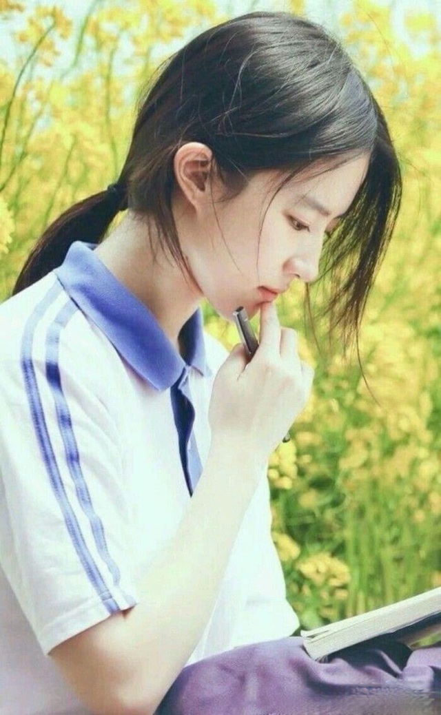 4 mỹ nhân Hoa ngữ mang 'vibe' mối tình đầu, ai nổi trội nhất?- Ảnh 4.
