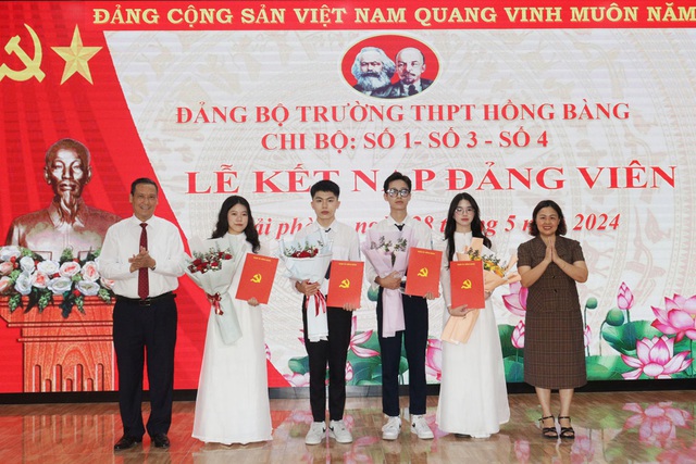 Thủ khoa khối C00 Hải Phòng đặt mục tiêu học tập từ năm lớp 10- Ảnh 2.