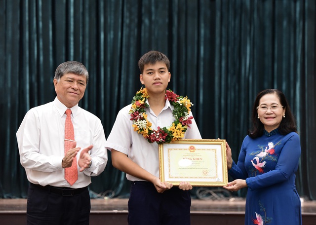 TP.HCM khen thưởng học sinh giỏi năm học 2023-2024- Ảnh 1.