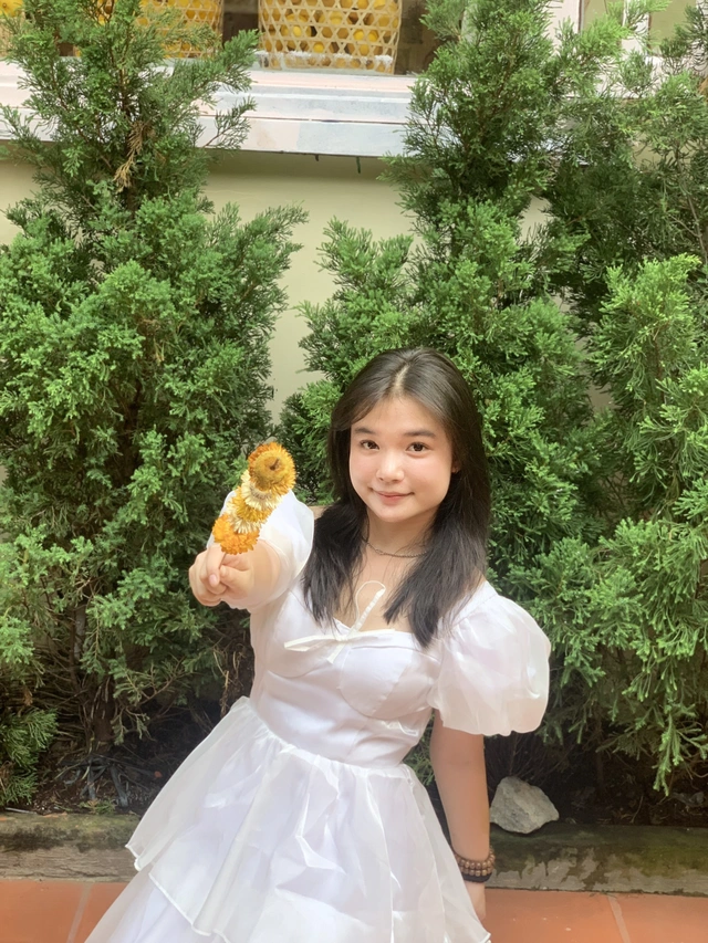Gen Z rủ nhau cover màn trình diễn đàn bầu của Soobin Hoàng Sơn- Ảnh 4.