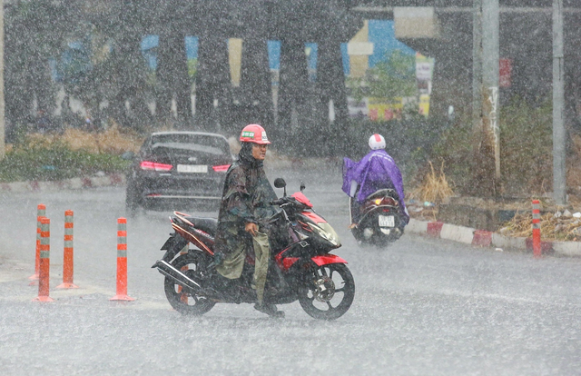 Dự báo thời tiết đêm 27, ngày 28-9: Nhiều khu vực sáng nắng chiều mưa- Ảnh 1.