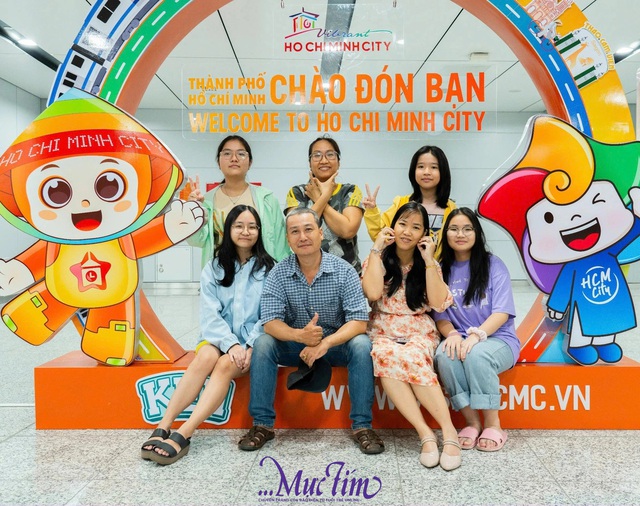 Chuyến metro số 1 cuối cùng năm 2024: Chở niềm vui và sự tự hào- Ảnh 3.