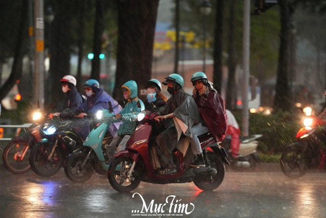 Dự báo thời tiết đêm 1, ngày 2-1: Trung Bộ, Nam Bộ mưa rào- Ảnh 1.