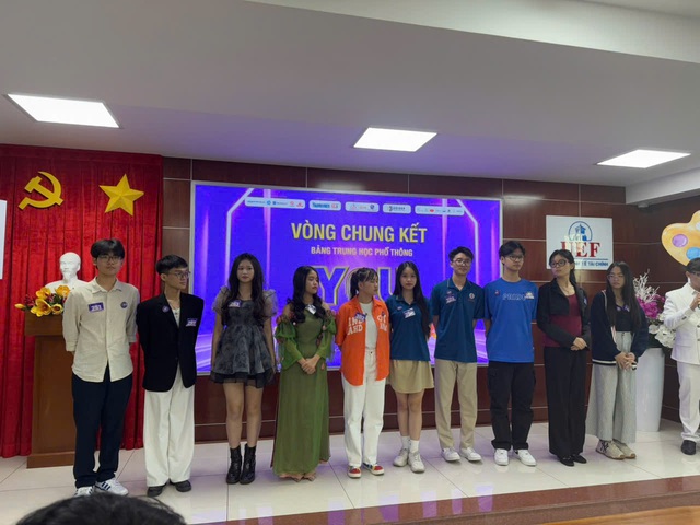 Vũ Quỳnh Vy đăng quang cuộc thi YouBranding 2024 bảng dành cho học sinh THPT- Ảnh 2.