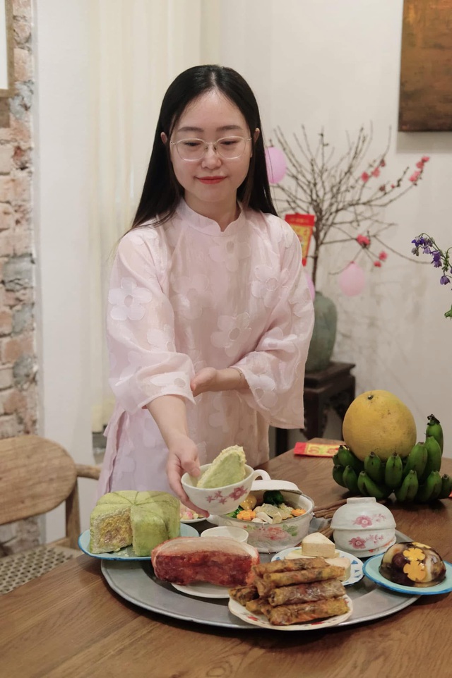 Ngỡ ngàng với mâm cơm Tết Bắc bằng bánh ngọt y như thật của 9X Hà Nội- Ảnh 2.