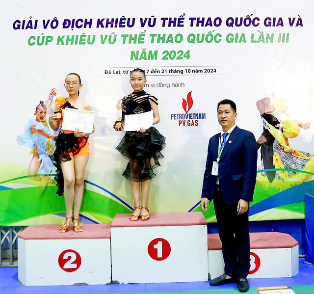 Cô bạn nhỏ nuôi ước mơ trở thành kiện tướng dancesport- Ảnh 3.