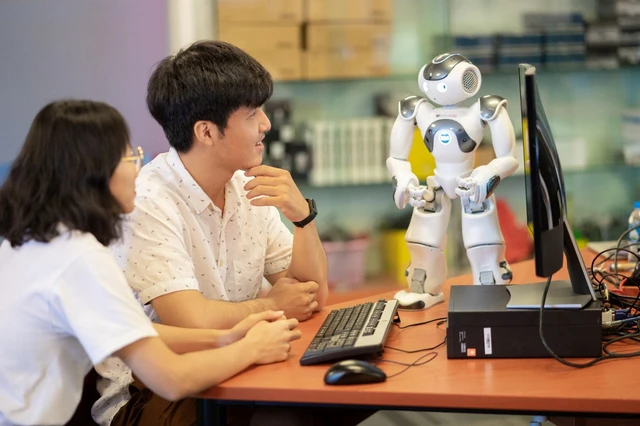 When AI walks among us - Ảnh 3.