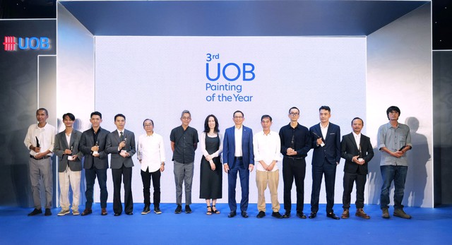 Tuoi Tre staff wins at UOB Painting of the Year with work inspired by chest X-ray and heart ICD - Ảnh 5. Tuoi Tre illustrator wins at UOB Painting of the Year with work inspired by chest X-ray and heart ICD - Ảnh 5.