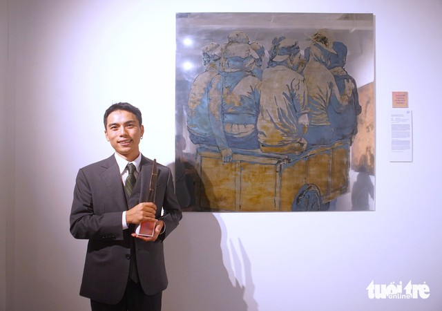 Tuoi Tre staff wins at UOB Painting of the Year with work inspired by chest X-ray and heart ICD - Ảnh 3. Tuoi Tre illustrator wins at UOB Painting of the Year with work inspired by chest X-ray and heart ICD - Ảnh 3.