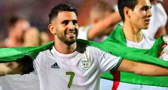 Amoura lập cú đúp, Algeria giành suất dự World Cup 2026 - Ảnh 1.