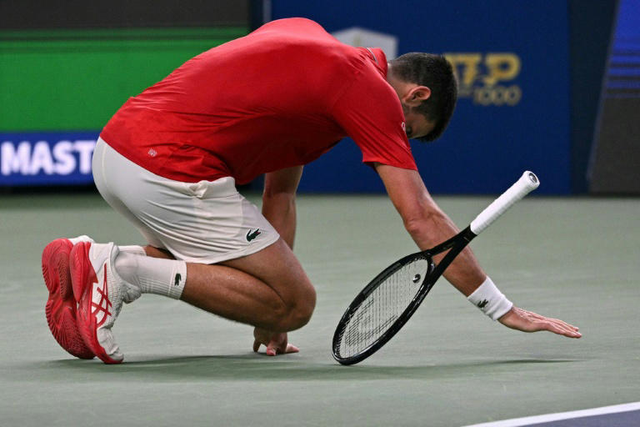 Qualifier Vacherot ousts ailing Djokovic, sets up Shanghai final with cousin- Ảnh 1. Qualifier Vacherot ousts ailing Djokovic, sets up Shanghai final with cousin- Ảnh 1.