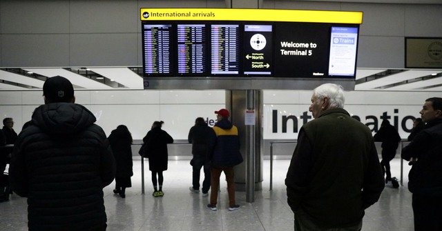 EU begins gradual rollout of digital border system- Ảnh 1.