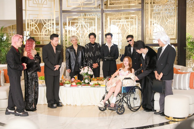 Bị chấn thương, Ninh Dương Lan Ngọc được giao nhiệm vụ mới trong tập 2 Running Man - Ảnh 1.