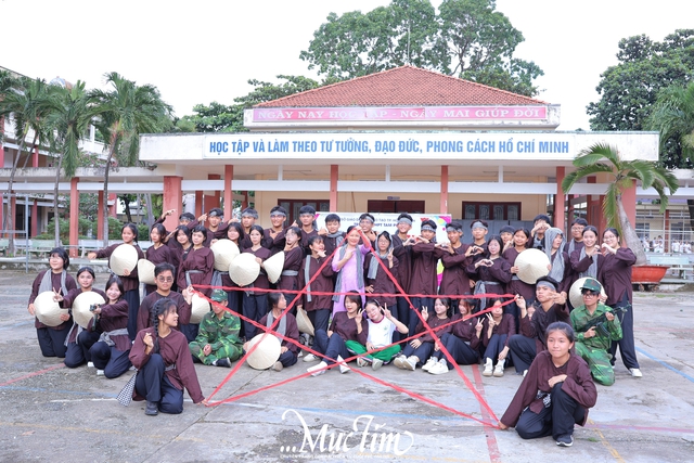 Khi âm nhạc, điệu nhảy kết nối những trái tim Trường THPT Tam Phú - Ảnh 10.