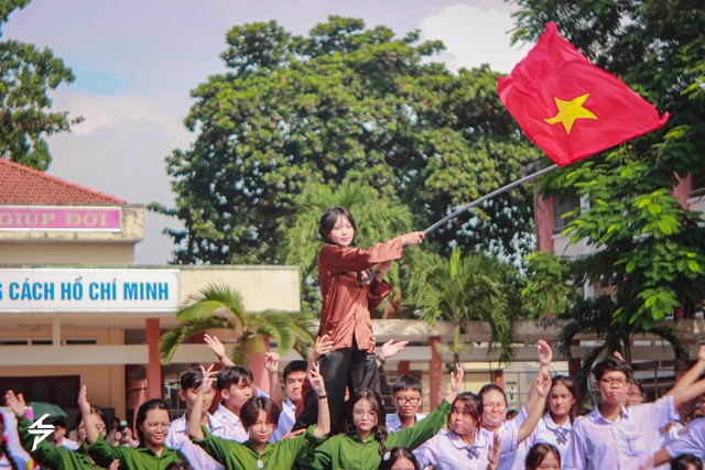 Khi âm nhạc, điệu nhảy kết nối những trái tim Trường THPT Tam Phú - Ảnh 16.