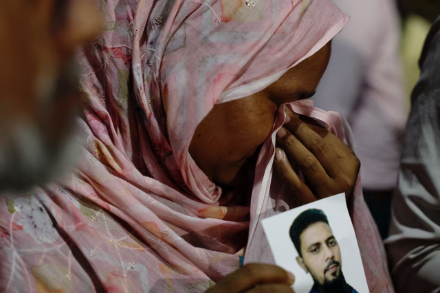 Bangladesh garment factory fire kills 16, toll may rise- Ảnh 1. Bangladesh garment factory fire kills 16, toll may rise- Ảnh 1.