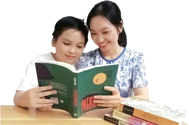 Gương mặt Con ngoan trò giỏi: Cậu bạn 2 tuổi biết đọc tiếng Việt, 3 tuổi quen mặt tiếng Anh- Ảnh 2.