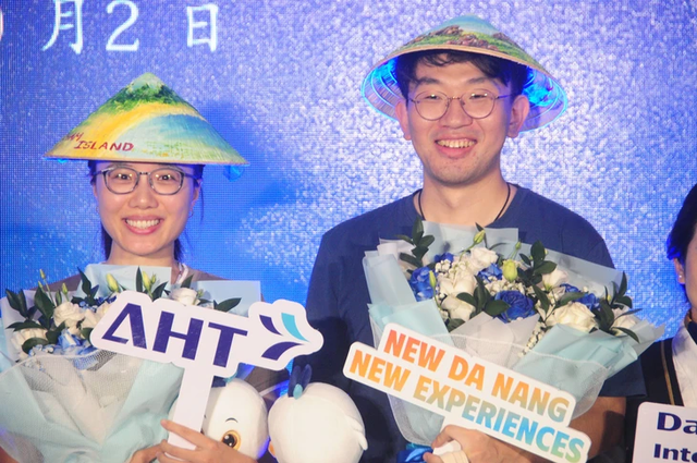 Chinese tourists return in large numbers to Vietnam’s Da Nang after 5-year absence - Ảnh 1.