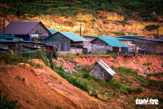 Landslide hits resettlement area built for households in landslide-prone zones in Vietnam’s Lam Dong - Ảnh 3.