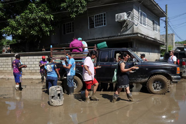 Dozens still missing days after Mexico's mass flood - Ảnh 1.