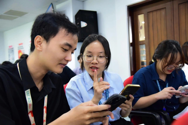 Tuoi Tre welcomes Ho Chi Minh City University of Education students for journalism workshop, newsroom tour- Ảnh 5. Tuoi Tre welcomes Ho Chi Minh City University of Education students for journalism workshop, newsroom tour- Ảnh 5.