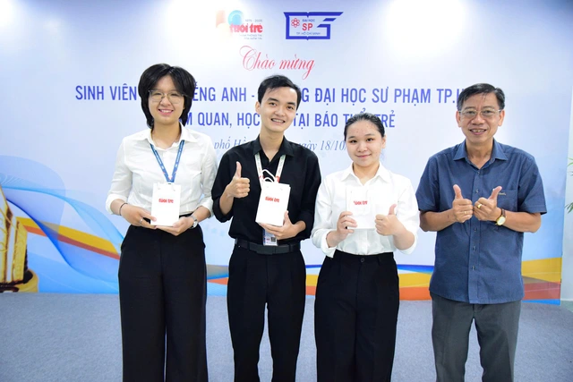 Tuoi Tre welcomes Ho Chi Minh City University of Education students for journalism workshop, newsroom tour- Ảnh 6. Tuoi Tre welcomes Ho Chi Minh City University of Education students for journalism workshop, newsroom tour- Ảnh 6.