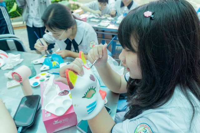 Teen Trường THPT Nguyễn Hiền mang đến “Ngôn ngữ yêu thương” - Ảnh 2.