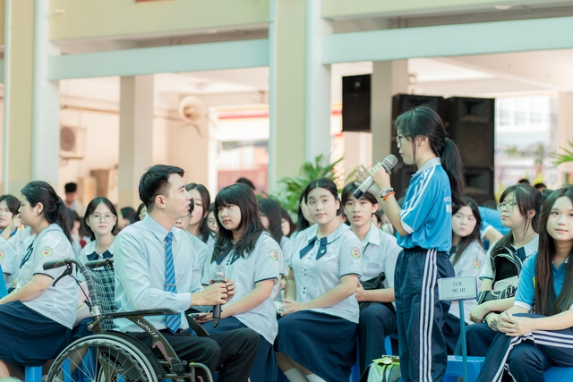 Teen Trường THPT Nguyễn Hiền mang đến “Ngôn ngữ yêu thương” - Ảnh 1.