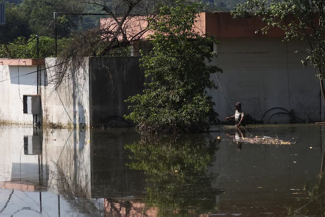 Dozens still missing days after Mexico's mass flood - Ảnh 4.